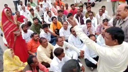 सतना: सरपंच संघ ने घेरा कलेक्ट्रेट,जमकर किया प्रदर्शन,जाने क्या है मांग