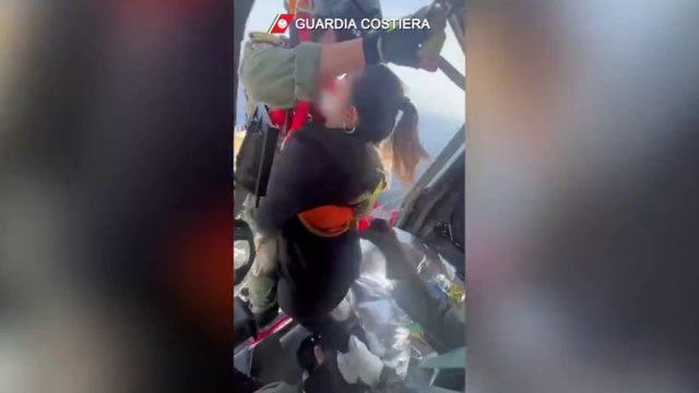 Uomo ha un malore sulla nave da crociera, soccorso con l'elicottero