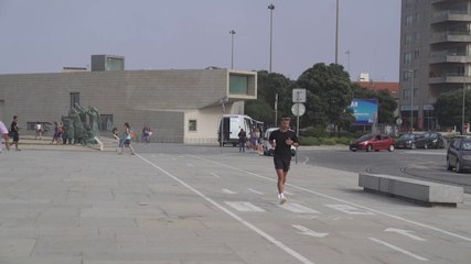 Jovem corre 13 dias pela costa portuguesa para angariar fundos para o IPO do Porto