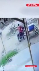 ¡Insólito! Sujeto en moto se roba una olla de majao que era para venta al público en Guayaramerín