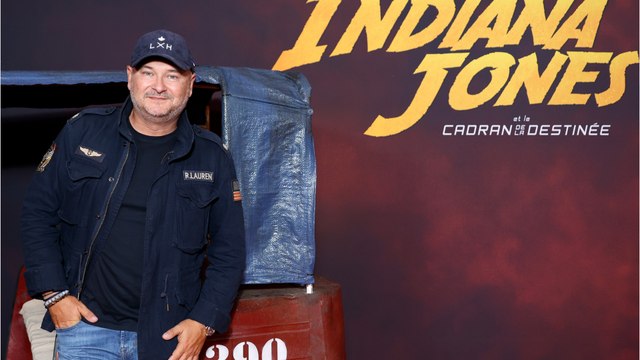 Voici - Hashtag Mercurochrome : Cauet se moque avec férocité de la violente bagarre des influenceurs