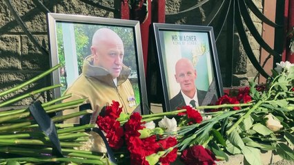 Russos homenageiam e criam teorias para a morte de Prigozhin