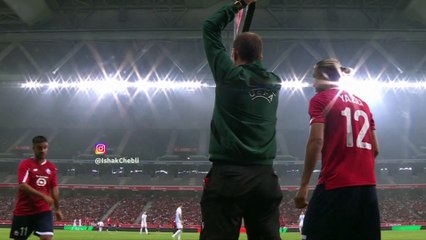 Adam Ounas triste après sa sortie sur blessure