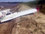 Una avioneta cae por las fuertes ráfagas de viento en Trinidad