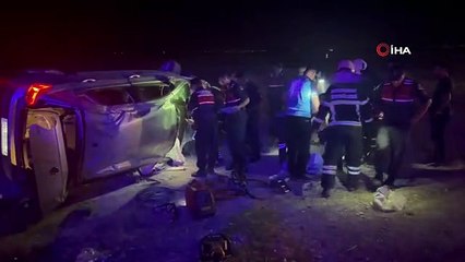 Aksaray'da otomobil traktöre çarptı: 3 yaralı