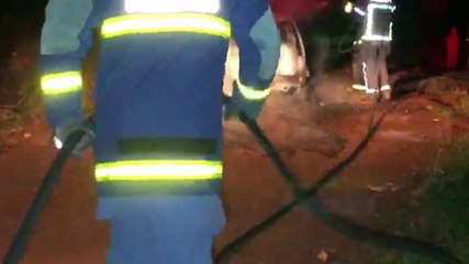 Fiesta é completamente destruído por incêndio na PR-180