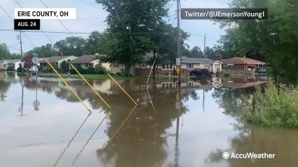 下载视频: Thunderstorms drench Ohio