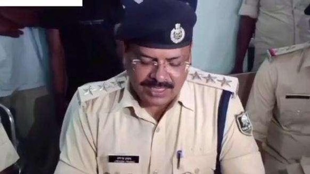 नवादा: 10 लाख के लूट मामले में पेट्रोल पंप मैनेजर को पुलिस ने किया गिरफ्तार, देखें वीडियो