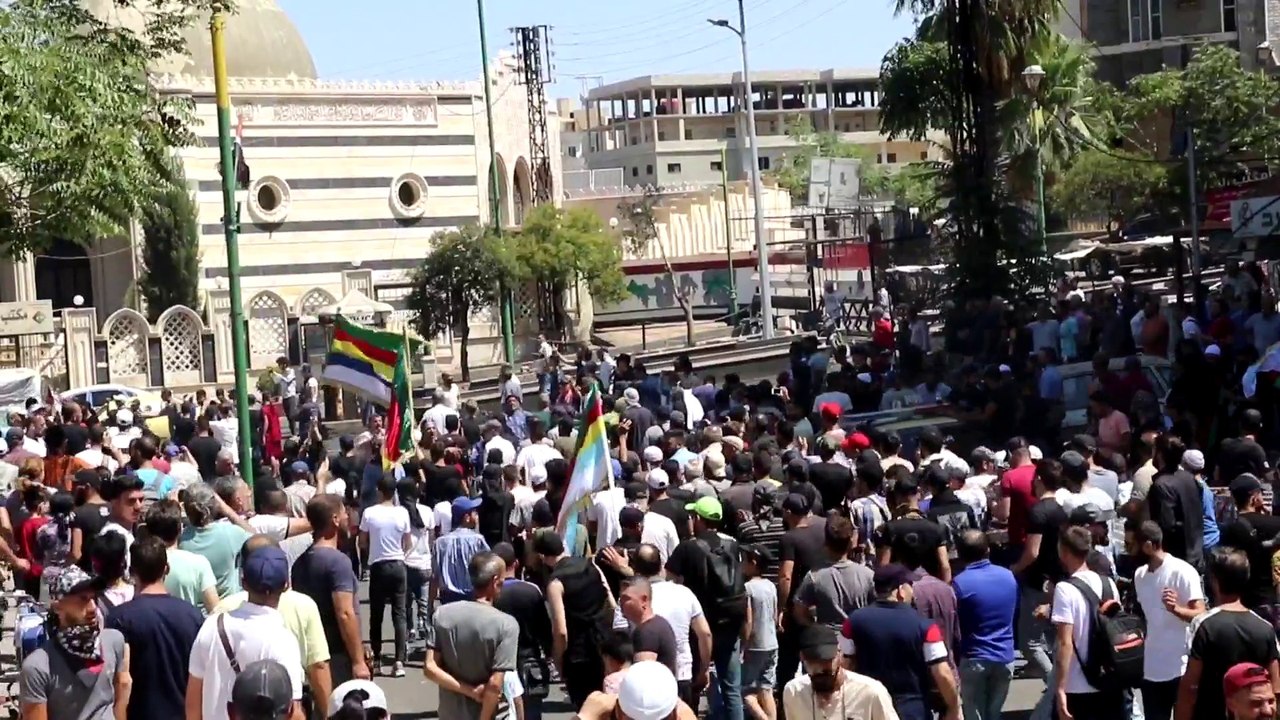 استمرار الاحتجاجات في #السويداء والمتظاهرون يرفعون سقف مطالبهم #سوريا #العربية