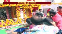 Devotees Rush To Bhagyalakshmi Temple, Jubilee Hills Peddamma Temple Varalakshmi Vratham | V6 News