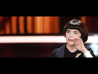 Mireille Mathieu : son combat contre la solitude et sa vie actuelle