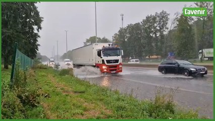 L'autoroute A54 inondée à hauteur de Luttre dans les deux sens de circulation
