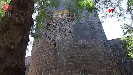 Depremin vurduğu tarihi surlar kaderine terk edildi