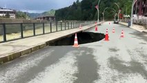 La route s'est effondrée après de fortes pluies sur l'autoroute Rize-Güneysu