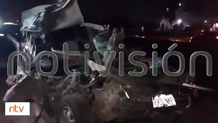 Aparatoso accidente entre un vehículo y un camión dejó tres heridos