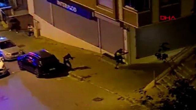 Kağıthane'de uyuşturucu operasyonunda çıkan çatışma kamerada