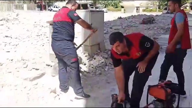 Urfa’da enkaz altında kalan yavru kedi 15 gün sonra kurtarıldı