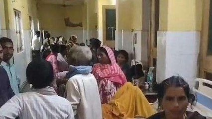 सीतापुर के जिला अस्पताल में मरीजों को नहीं मिल रहा है बेड, सुनें डॉक्टर का कहना