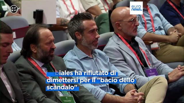 Federcalcio spagnola, dopo il bacio dello scandalo il presidente Luis Rubiales non si dimette