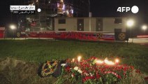 سكان سان بطرسبرغ يضعون الزهور على نصب تذكاري لبريغوجين