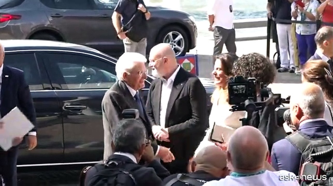 Bagno di folla per Mattarella al Meeting Rimini: "Grazie presidente"