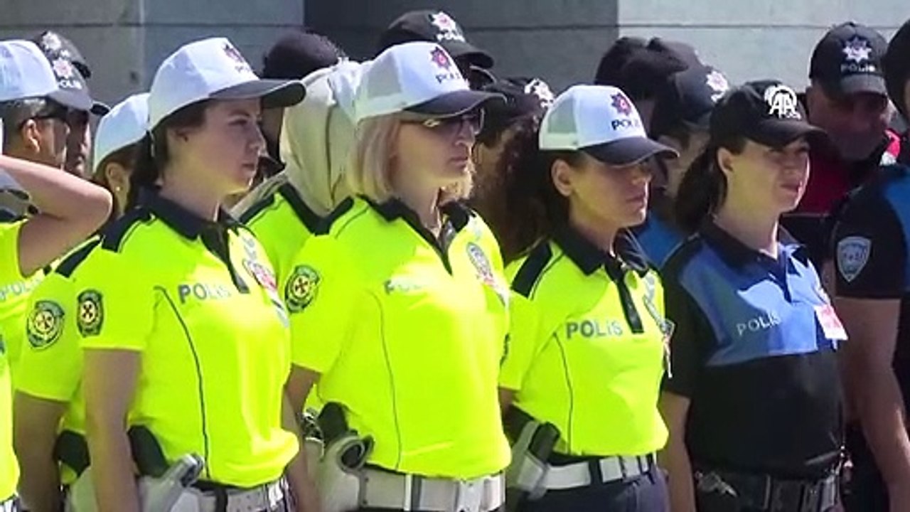 Kağıthane'de uyuşturucu operasyonunda şehit olan polis memuru son yolculuğuna uğurlandı