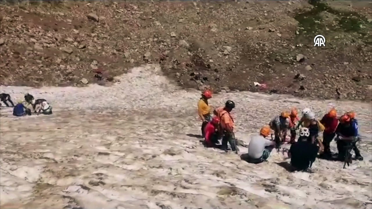 HAKKARİ - Türkiye Dağcılık Federasyonunun tırmanış eğitimi sona erdi