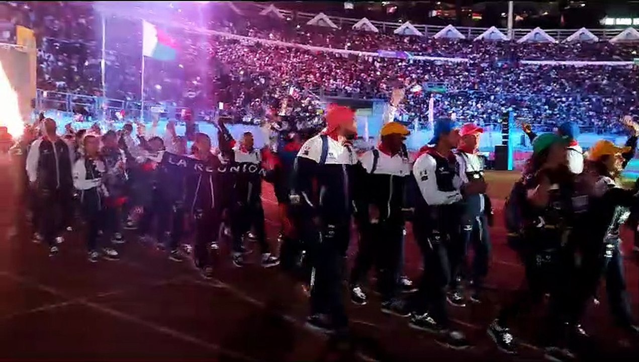 Jeux des Iles : La Réunion défile (partie 2)