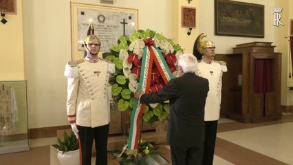 Скачать видео: Mattarella rende omaggio a don Minzoni nel centenario della morte