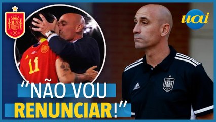 Presidente do futebol espanhol se recusa a renunciar após beijo forçado