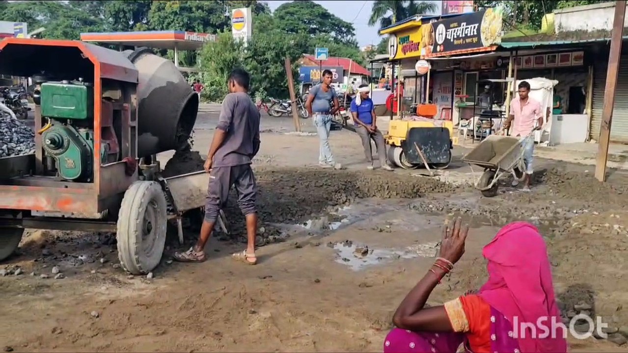 पुराने बस स्टैंड के सामने की सडक़ निर्माण शुरू