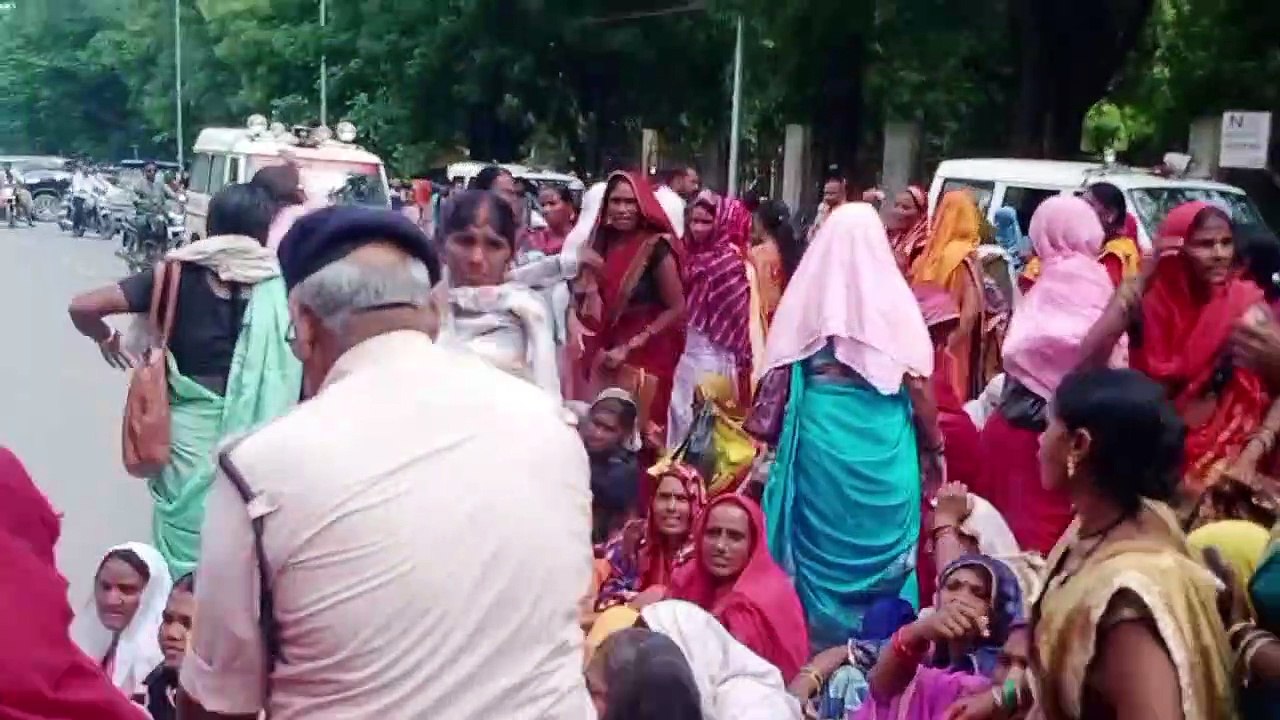 मानदेय और प्रोत्साहन राशि नहीं मिलने पर 1 हजार...