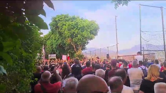 La Reggina inizia gli allenamenti a porte aperte. Grande sostegno da parte dei tifosi amaranto
