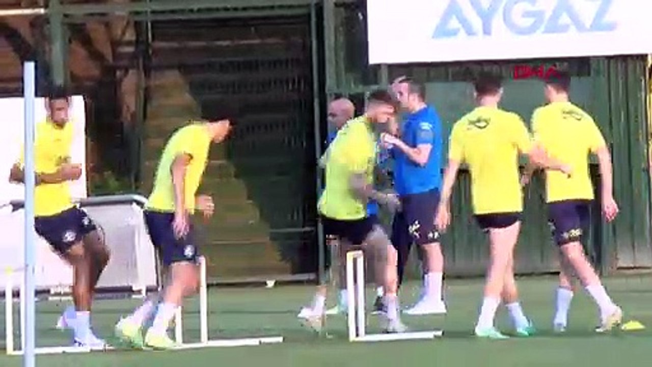 Fenerbahçe Batshuayi için Premier Lig'den gelen teklifi elinin tersiyle itti