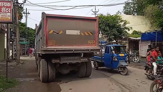 Hiva entered in no entry, then something happened that screamed out of people's mouths