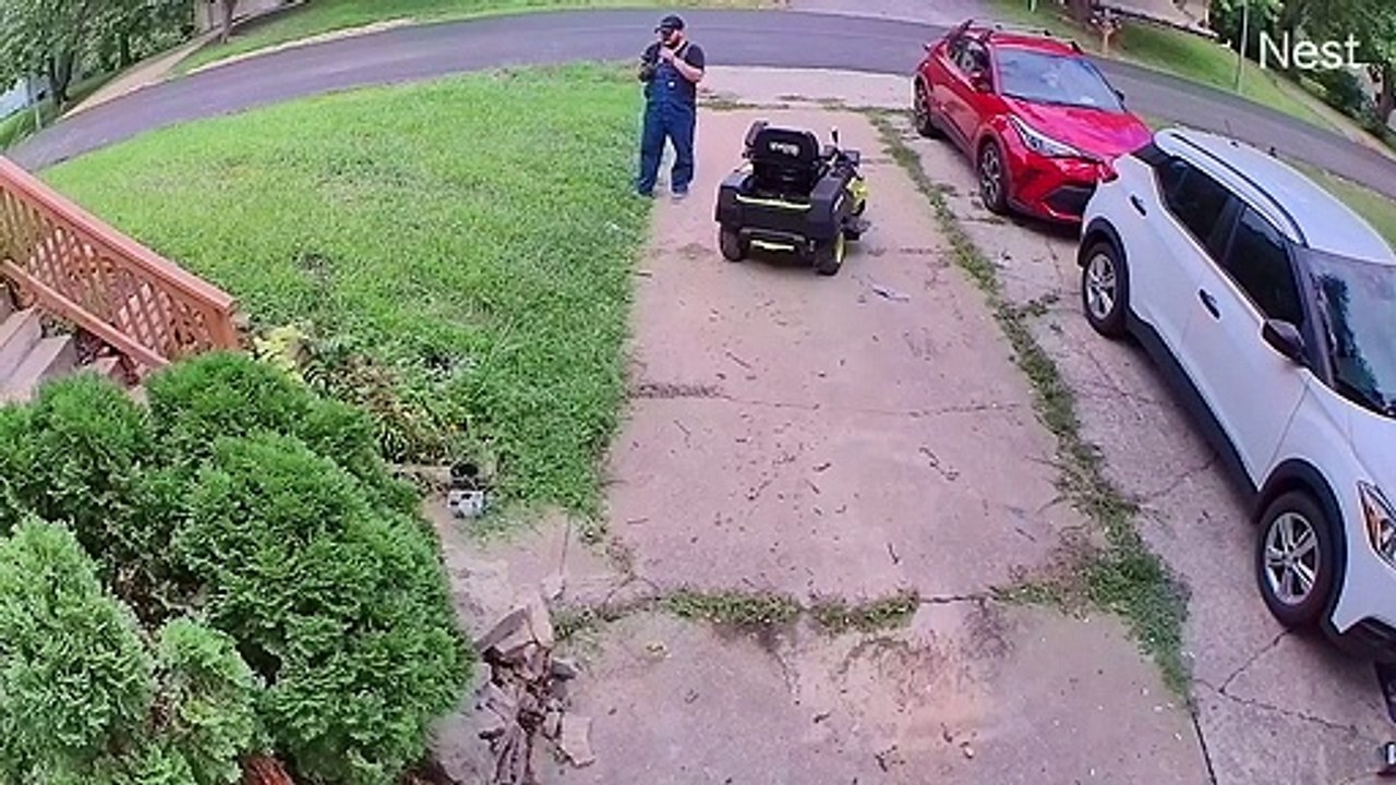 Sauts périlleux de la tondeuse à gazon