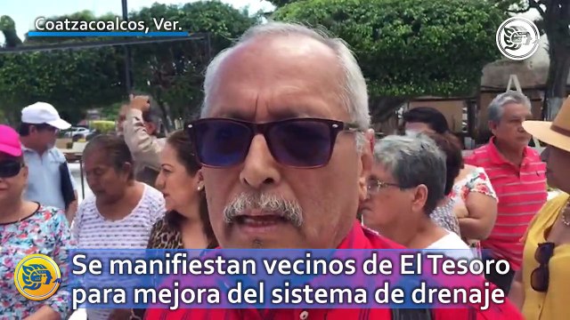 Se manifiestan vecinos de El Tesoro para mejora del sistema de drenaje ¡Están inundados de aguas negras!