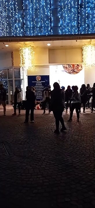 Bonne Année 2023  La seule Animation à Grenoble...