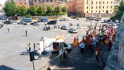 Ocse: "Salario minimo sostegno contro l'inflazione'