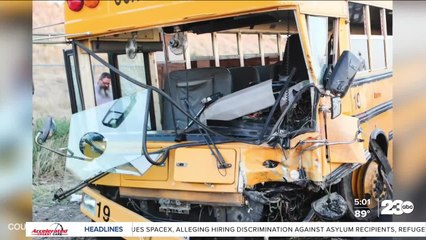 Bus crash in Bakersfield leaves students, parents shaken