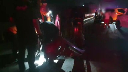 옆 차선 SUV 들이받고 쓰러진 경차..."차선 변경하다" / YTN