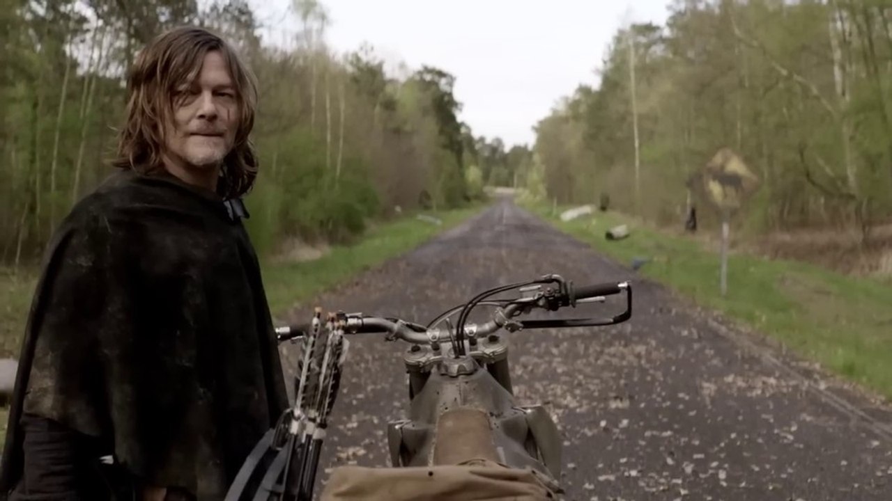 The Walking Dead: Daryl bekommt es im neuen Trailer zur Solo-Serie nicht nur mit Zombies zu tun