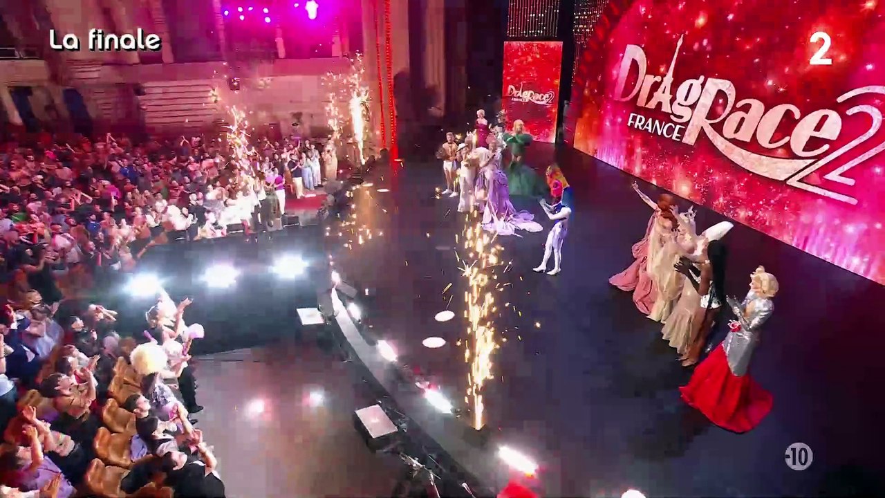 Drag Race 2 - Regardez le moment où la gagnante de cette deuxième ...