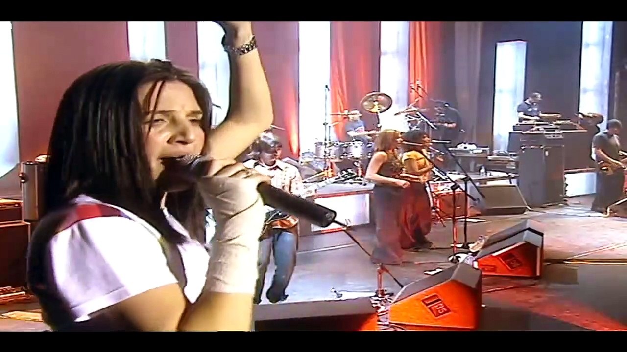 TEXAS — When We Are Together – (Written by McElhone / Spiteri) | From Texas-Paris: Texas | (Palais Omnisport de Paris Bercy)