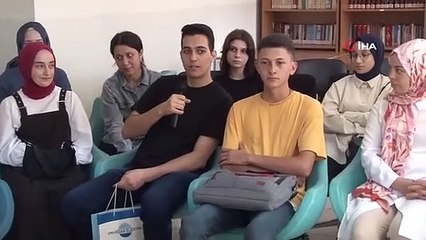 Le président İsmet Yıldırım a rencontré les étudiants lauréats de l'université