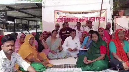 आसींन्द: जिला बनाने की मांग को लेकर महिलाएं भी उतरी मैदान में, दिया धरने को समर्थन