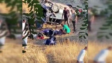 Polis memuru ve ailesinin içerisinde bulunduğu araç tarlaya uçtu: 1 ölü, 4 yaralı