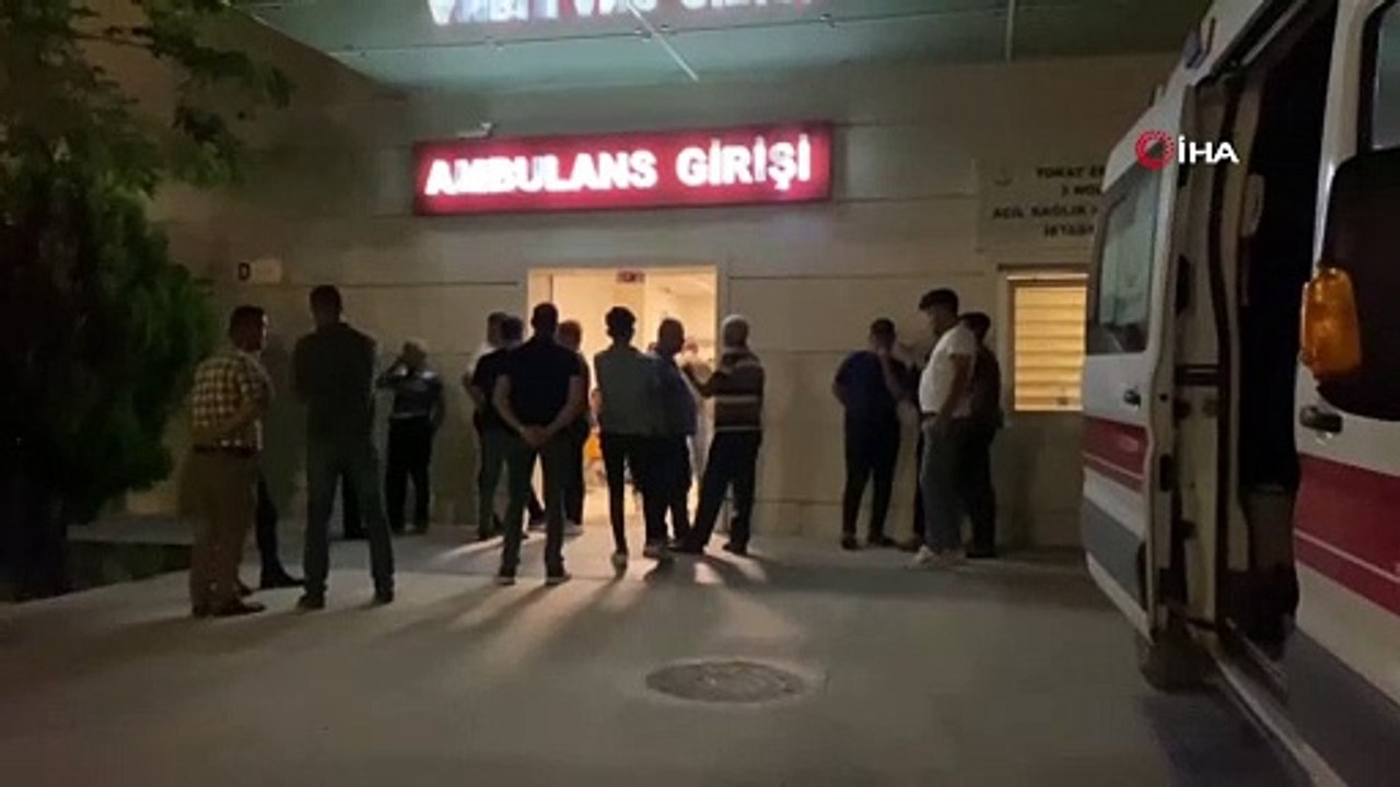 Husumetlisini öldürüp 2 kişiyi de yaraladıktan sonra jandarma ekiplerine ateş açtı