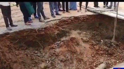 శ్రీకాకుళం జిల్లా: కుప్పకూలిన వంతెన... ఆగిన రాకపోకలు..!