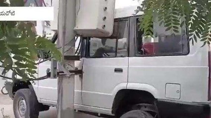 అన్నమయ్య జిల్లా: పోలీస్ వాహనానికి తప్పిన ప్రమాదం